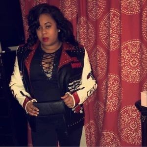 Meet your Posher, Alexis